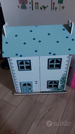 casa delle bambole in legno