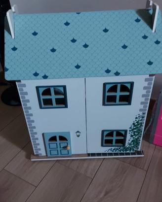 casa delle bambole in legno