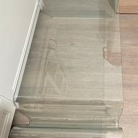 Tavolino  in vetro trasparente