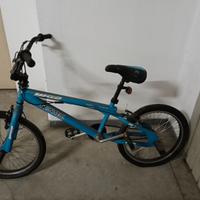 BMX WOZ . Ragazzo