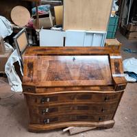 Mobile antico intarsiato a mano 