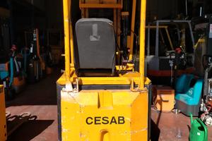 Carrello elevatore elettrico 1600kg marca Cesab.
