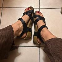 Sandali usati tanto in camoscio con tacchetto