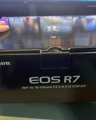 CANON EOS R7 Kit