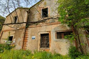 Struttura indipendente da ristrutturare