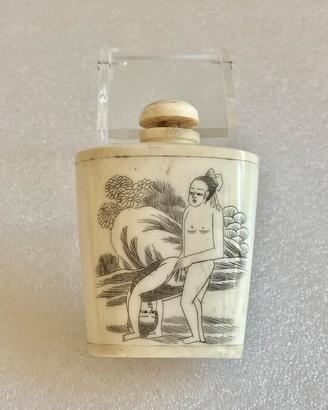 Arte Orientale - Porta Profumo in osso antico raro
