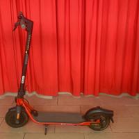 Monopattino Elettrico Ninebot Segway D18E