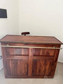 mobile bar con sedie 