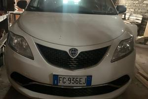 LANCIA Ypsilon 1.2 69 CV 5 porte Silver