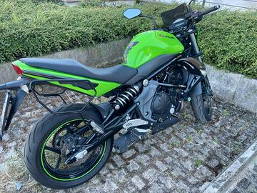Moto Kawasaki ER6n 2011