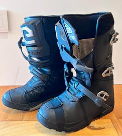 abbigliamento per motocross 