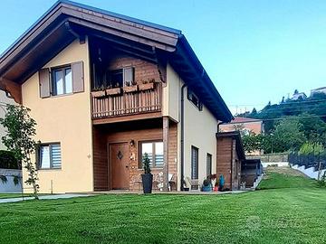 Villetta con giardino