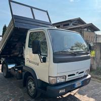 Nissan cabstar ribaltabile trilaterale