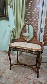 mobile stile barocco con specchio e sedia 