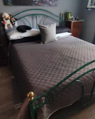Struttura letto matrimoniale in ferro battuto