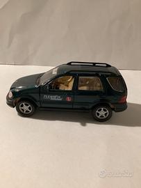 Modellino Auto Mercedes-Benz in metallo del 1999
