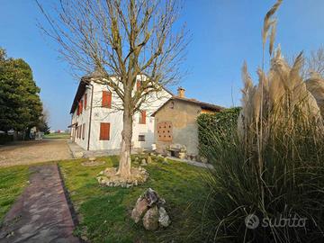 Villa di 253 m² con più di 5 locali e box auto dop