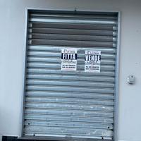 Lusciano ,locale commercia