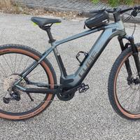 MTB 29 CUBE pedalata assistita 