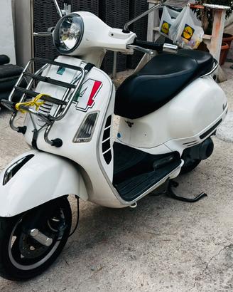 Vespa 300 GTS