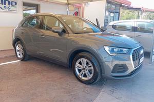 Audi Q3 35 TDI S tronic Business