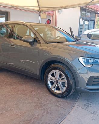 Audi Q3 35 TDI S tronic Business