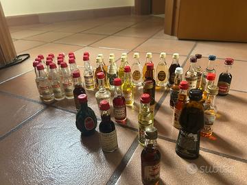 Lotto 45 bottiglie mignon