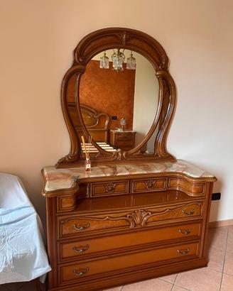 Camera da letto matrimoniale stile classico