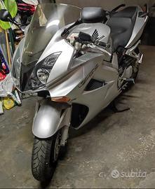 Honda Vfr 800