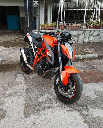 KTM 1290 R Super Duke