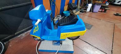 giostra  scooter per  bambini 