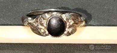 Anello vintage stile gotico/fantasioso anni '70/'8