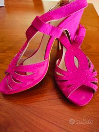 Sandali fucsia con brillantini n. 36