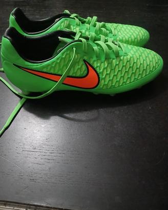 nike magista taglia 40.5