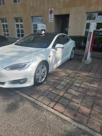  Tesla model S  90D  con ricariche gratuite