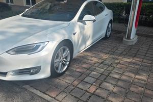 Tesla model S  90D  con ricariche gratuite
