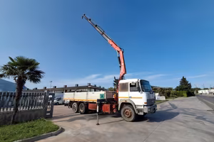 Iveco 190.26 CASSONE E GRU FASSI F210 A.24