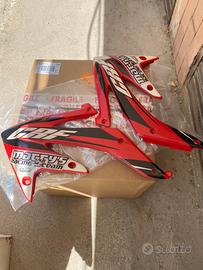 Plastiche crf 450 anno 2005 usate/nuove