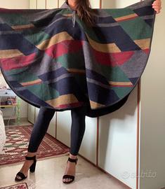 Mantella in lana con cappuccio - taglia unica