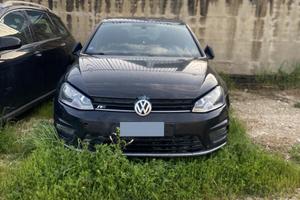 Golf  7  anno 2015allestimento R-line 1.6 tdi