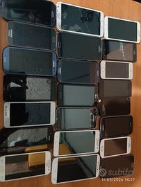Lotto i cellulari 22 pezzi 