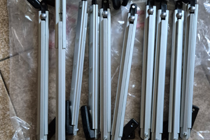 Braccetti a scatto x finestre Poliplastic