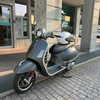 Vespa 300 GTS  Super Sport - 9800 KM