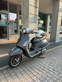 Vespa 300 GTS  Super Sport - 9800 KM