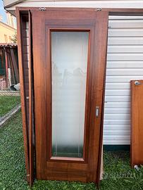 Porta scorrevole in legno