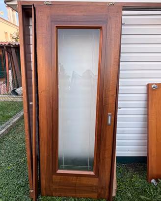 Porta scorrevole in legno