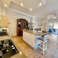 5 vani con terrazza e garage (Via A. Gioeni)