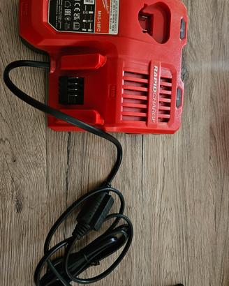 carica batterie milwaukee 