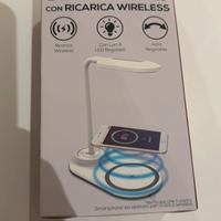 Lampada com caricabatterie telefono