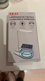 Lampada com caricabatterie telefono